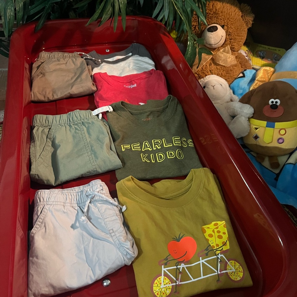 4 Shirts size 5T Cat&Jack good condition. Multi Color Bundle with shorts .